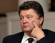 Порошенко подписал закон об усилении защиты прав детей во время мобилизации